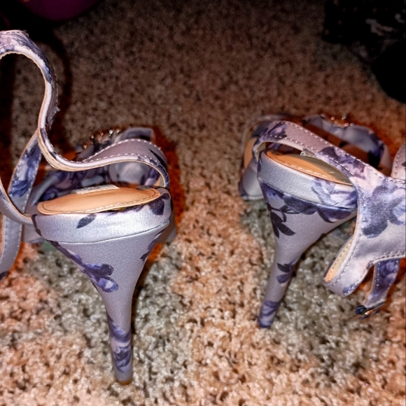 Vintage Betsy Johnson Floral Blue Women's Sandals - Picture 4 of 4